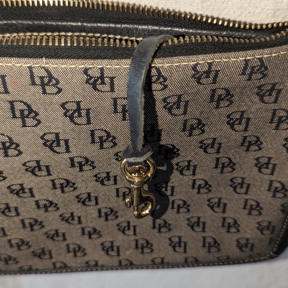Dooney and Bourke PURSE VINTAGE Black Leather Gray Canvas Crossbody/Wristlet Bag - Picture 3 of 10